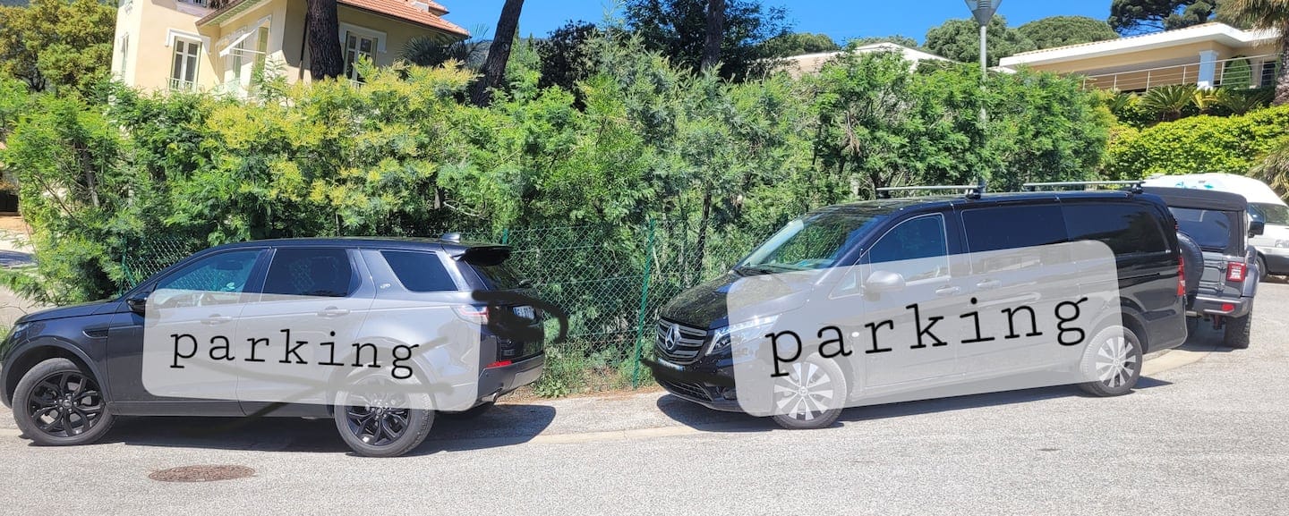 Deux places de parking juste en face de la maison